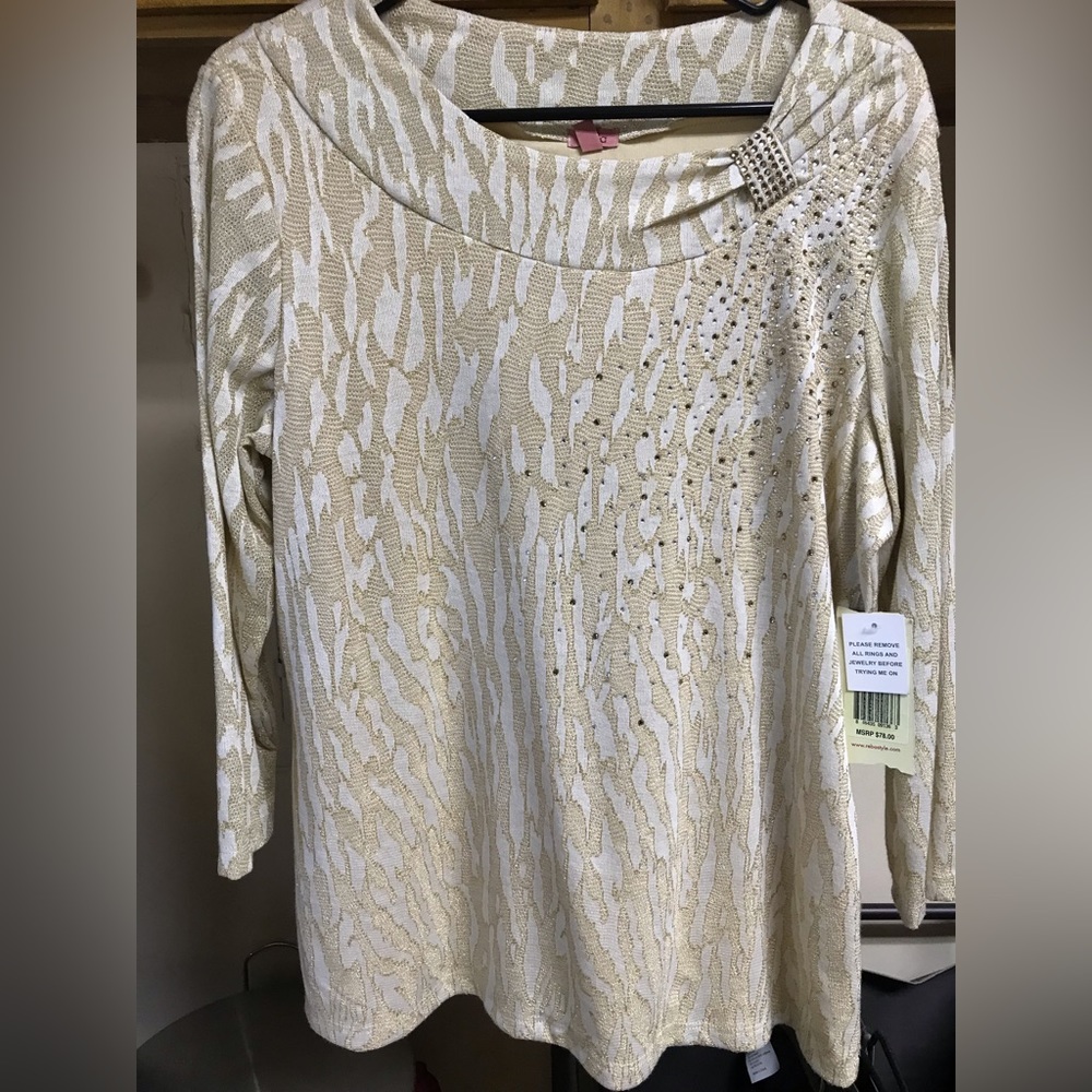 NWT Women’s long sleeve shimmer blouse